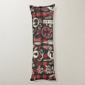 コージーキャビン心地よい – レッド&ブラックバッファロープレイド ボディピロー (裏面 (縦))