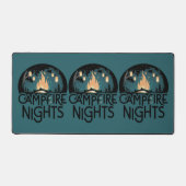 コージーキャンプファイアナイトアウトドア素朴ドアドベンチャー デスクマット (正面)