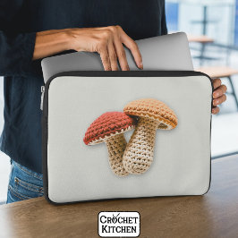 コージーコテージコアクロチェットマッシュルームフェアリーガーデン ラップトップスリーブ