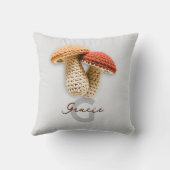 コージーコテージコアクロチェットマッシュルームモノグラム名 クッション (裏面)