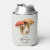 コージーコテージコアクロチェットマッシュルームモノグラム名 缶クーラー (缶正面)