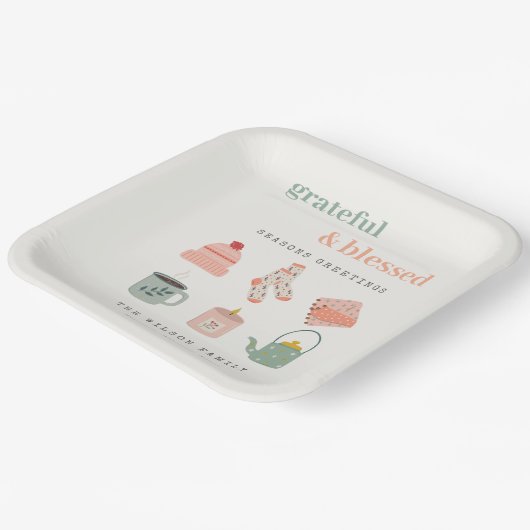 コージースカンジウィンターエッセンシャル季節のごあいさつ ペーパープレート (傾斜あり)