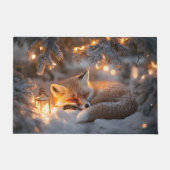 コージースリーピングキツネアンダースノーウィーブランチ ドアマット (正面)