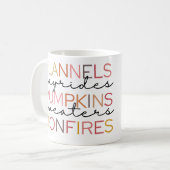 コージーパンプキンパッチグラフィックTシャツ コーヒーマグカップ (正面左)