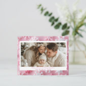 コージーピンクのスノーフレークのクリスマスフォト シーズンポストカード (スタンド正面)