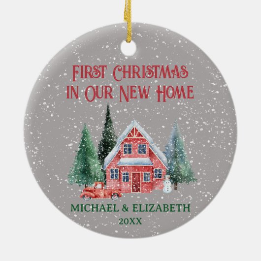コージー素朴コテージ初めてのクリスマスニューホーム セラミックオーナメント (裏面)