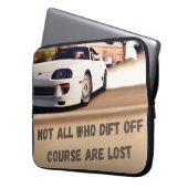 コースから外れた人は失った ラップトップスリーブ (正面左)