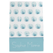 コースタルアクアスカロプシーシェルパーソナライズされた ミディアムペーパーバッグ (裏面)