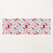 コースタルライトブルー&レッドロブスターパターンモノグラム ヨガマット (正面(横))