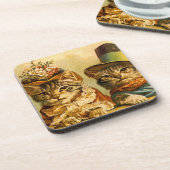 コースターのヴィンテージのビクトリアンなパーティー猫の子ネコ コースター (左側)