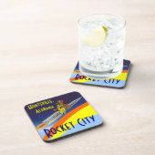 コースターのヴィンテージのロケット都市ハンツビルアラバマのAL コースター (右側)