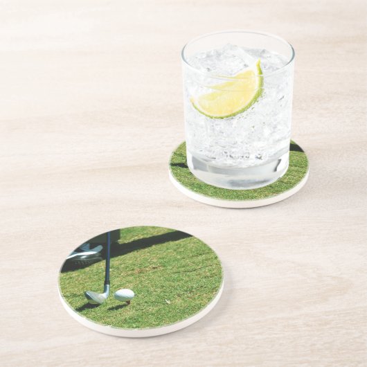 コースターを離れてティーにのせること コースター (側面)