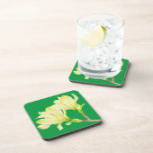 コースターセット上の黄色のマグノリアス コースター (右側)