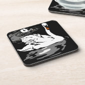 コースタービクトリアンに乗ったウッドカットの白鳥 コースター (左側)