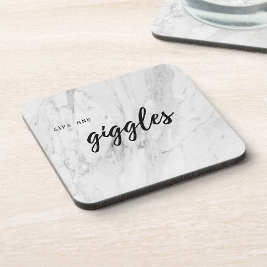 コースター – SipsとGiggles (左側)