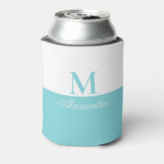 コーストブルーモダンティール（緑がかった色）ホワイトモノグラム 缶クーラー (缶裏面)