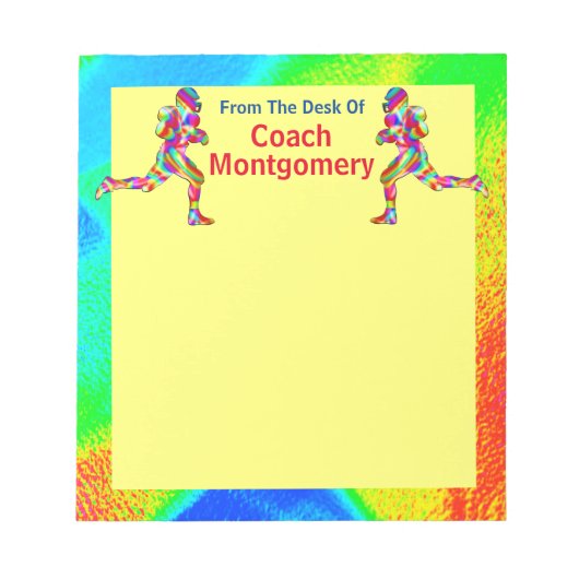 コーチのための明るいエネルギッシュなサッカーテーマ ノートパッド (正面)