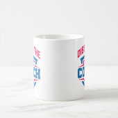 コーチの上に座る コーヒーマグカップ (中央)