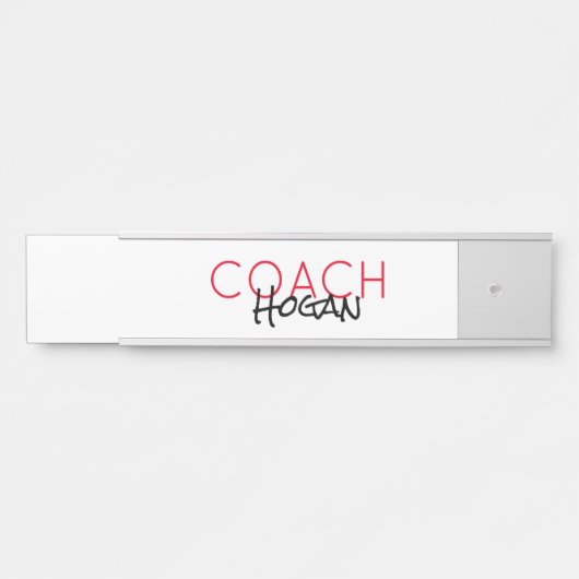 コーチネームカスタム文字レッドブラックスポーツモダン サインプレート (正面)