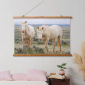 コーディのプリアールで暴れ回る野馬 吊り下げ型タペストリー (寝室)