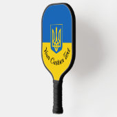 コートの腕との文字を持つウクライナカスタム国旗 ピックルボールラケット (左)