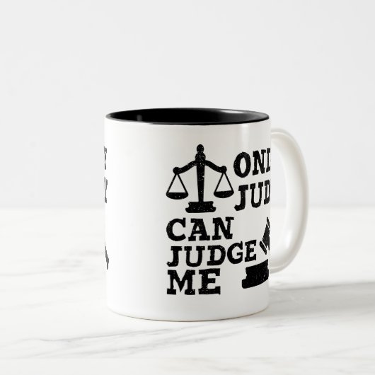 コーヒおもしろいー判断ギフト、ジャディだけが私を判断できる ツートーンマグカップ (正面右)