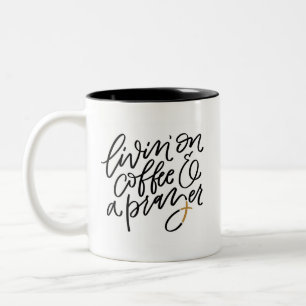 コーヒーおよび祈りの言葉Handlettered ツートーンマグカップ