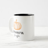 コーヒーかぼちゃの2トーンのマグカップにとても感謝している ツートーンマグカップ (正面左)