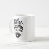 コーヒーがすべてを動かすマグ コーヒーマグカップ (正面左)