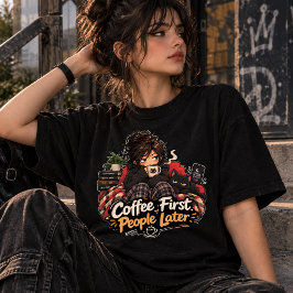 コーヒーが先、人が後　面白い内向型デザイン Tシャツ