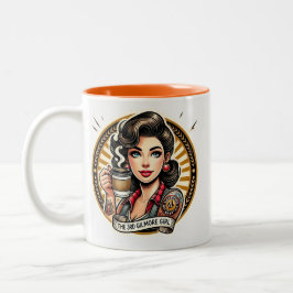 コーヒーが大好きな強い美しい女性 ツートーンマグカップ