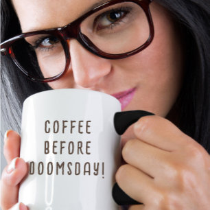 コーヒーが飲み込まれる前のマグカップ マグカップ