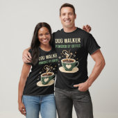 コーヒーで動くドッグウォーカー Tシャツ (ユニセックス)