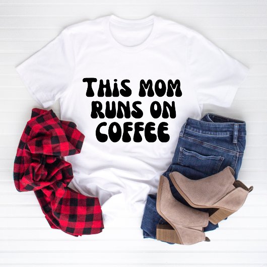 コーヒーで動くママ Tシャツ