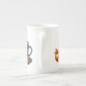 コーヒーで物事は動き出す ボーンチャイナマグカップ (裏面)
