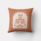 コーヒーとカボチャのスパイスラテで燃料を供給する クッション (裏面)