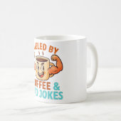 コーヒーとダッドジョークに支えられて 面白い父の日ギフト コーヒーマグカップ (正面右)