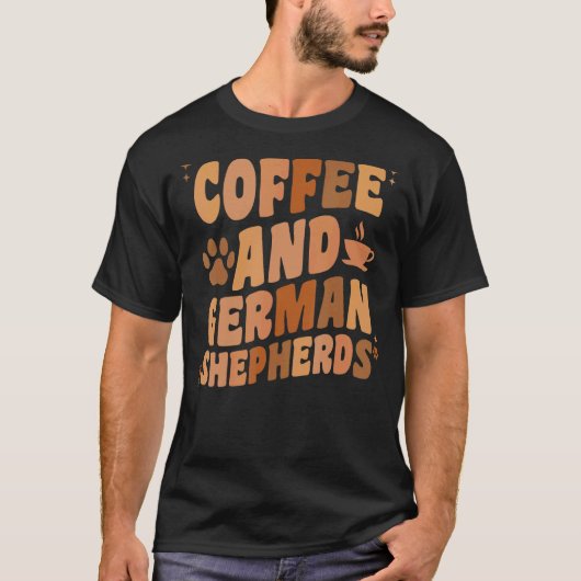 コーヒーとドイツの羊飼い犬GSP犬のパパママ Tシャツ (正面)
