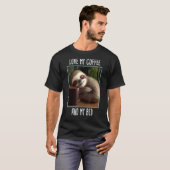 コーヒーとベッドが大好き Tシャツ (正面フル)