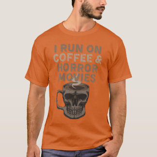 コーヒーとホラー映画で動いてるハロウィン コスチューム Tシャツ