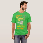 コーヒーとホラー映画で動く女友達 Tシャツ (正面フル)