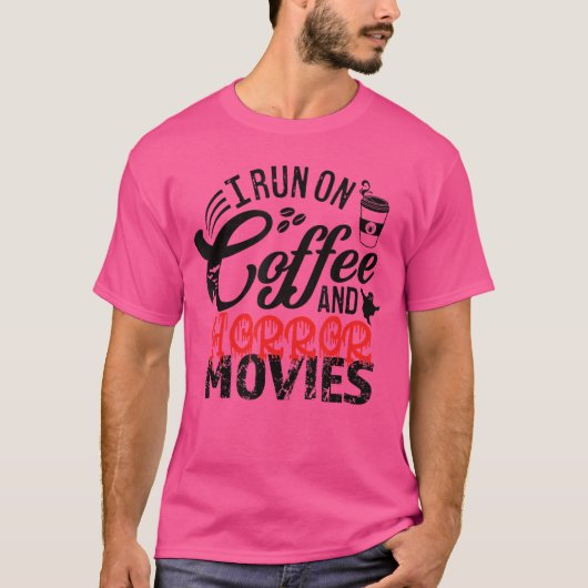 コーヒーとホラー映画で動く Funny Halloween Tシャツ (正面)