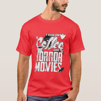 コーヒーとホラー映画で動く Funny Halloween Tシャツ