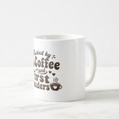 コーヒーと一年生に支えられたレトロ教師 コーヒーマグカップ (正面右)
