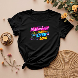 コーヒーと愛で動く | 忙し母 Tシャツ