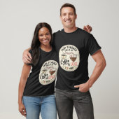 コーヒーと愛に支えられるママの力 Tシャツ (ユニセックス)