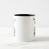 コーヒーと教育への愛で動く教師 ツートーンマグカップ (中央)