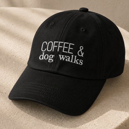 コーヒーと犬の散歩の刺繍帽子 刺繍入りキャップ