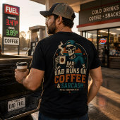 コーヒーと皮肉で動くパパ 楽しい父の日 Tシャツ