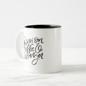 コーヒーと祈りの言葉 ツートーンマグカップ (正面左)